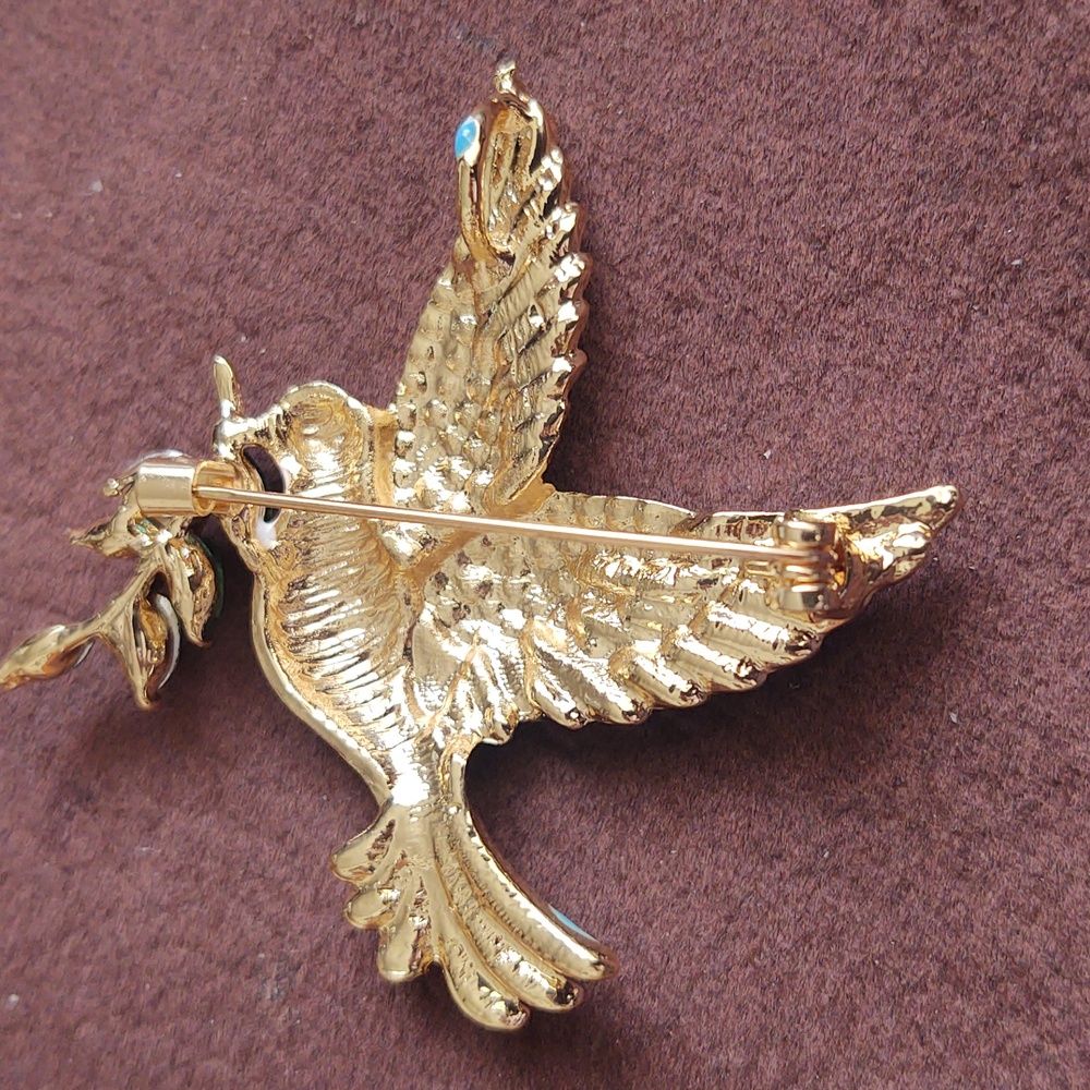 Elegant White and Gold Dove Brooch - Picture 2 of 3
